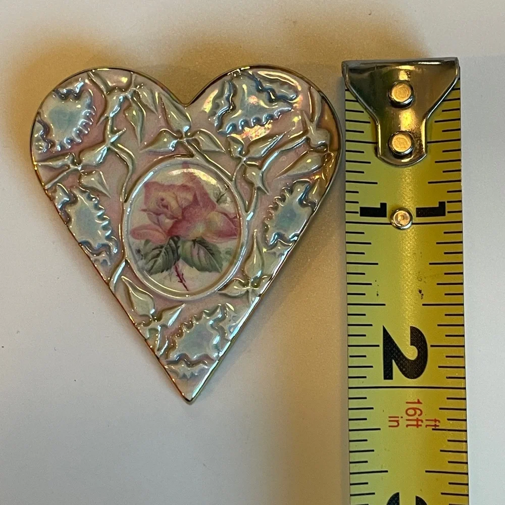 Vintage Iridescent Heart Brooch w/ Pink Rose Cameo Gift Boxed🌹💖 Rare Find! - Picture 4 of 7